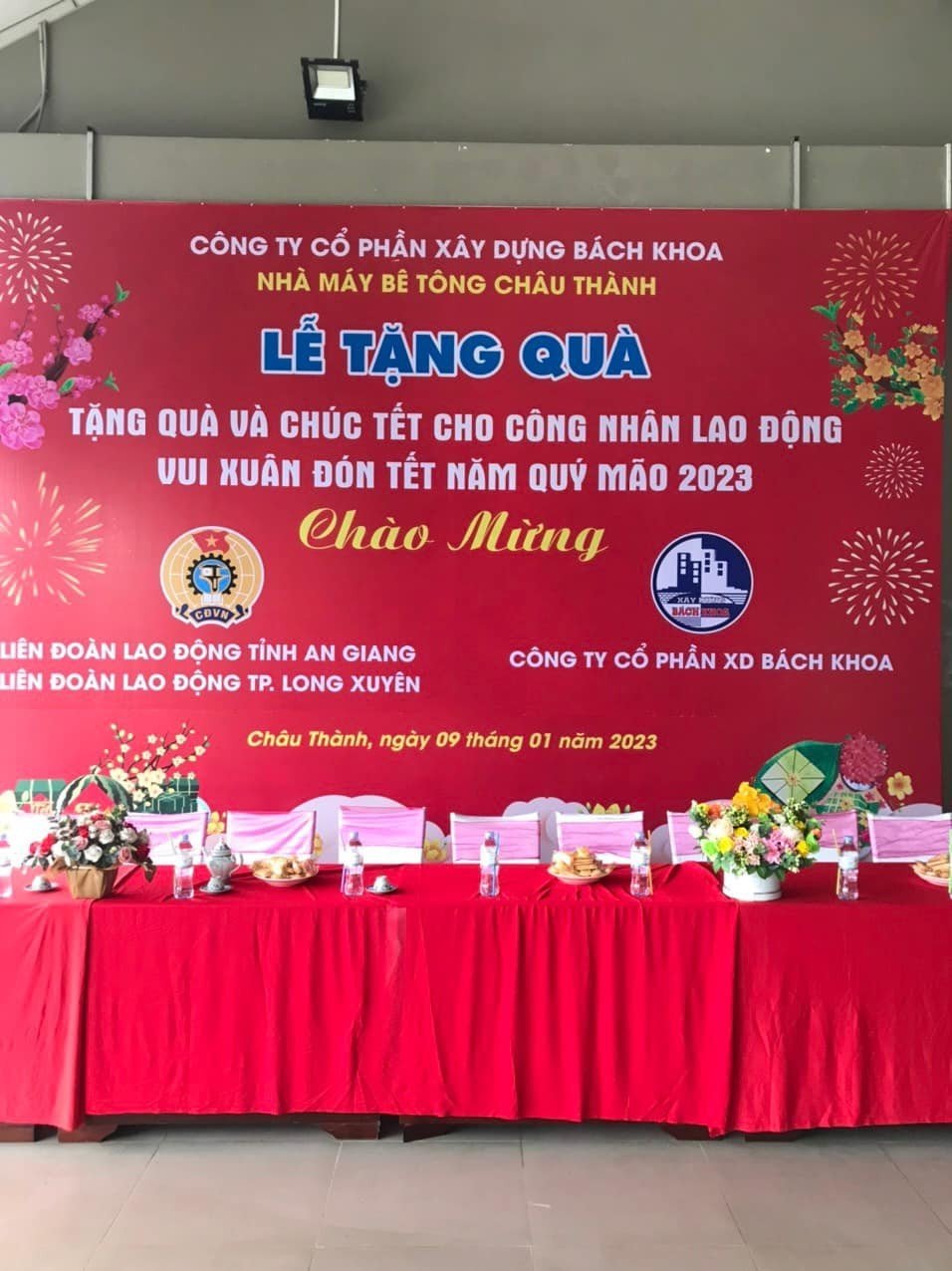 trao qua tet cho cong nhan 2