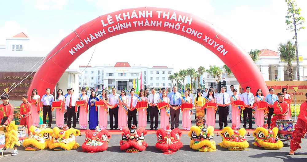 khu hanh chinh tp long xuyen le khanh thanh